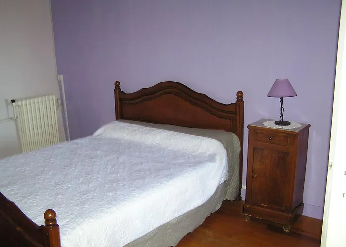 A L'olivier Bed and Breakfast Montcaret